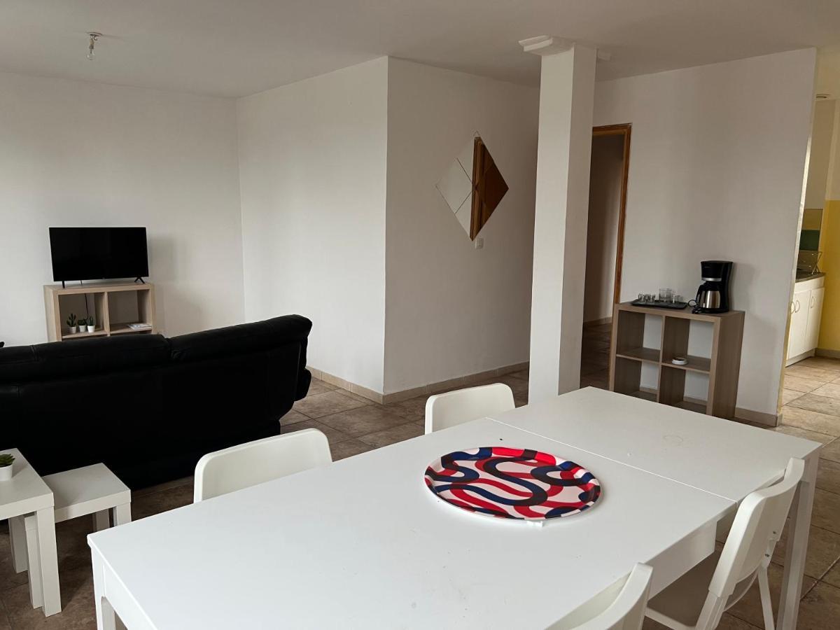 Le Relais De Saint Loup 1 A 66 Personnes Apartment Montereau-faut-Yonne Ngoại thất bức ảnh